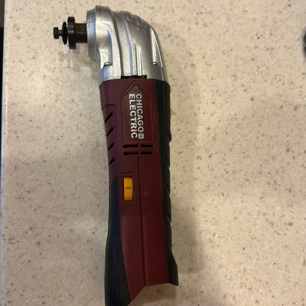 Chicago Electric Oscillating Multi-Tool‎